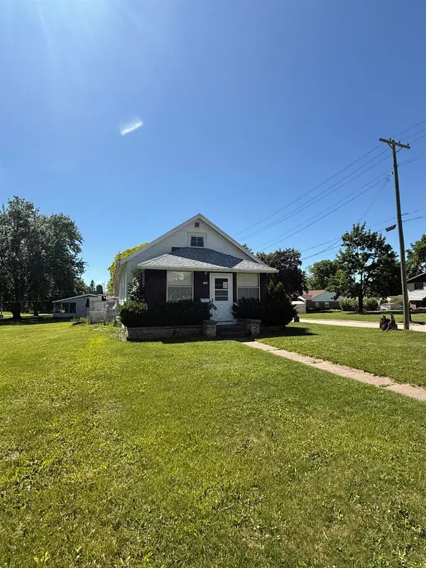 195 N Clinton Avenue, CLINTONVILLE, WI 54929