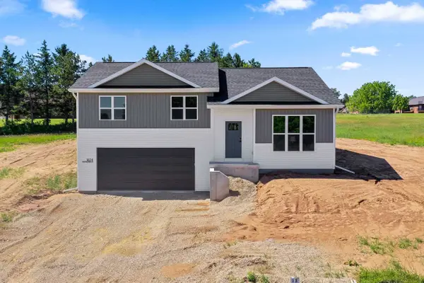 1824 Southland Lane, NEW LONDON, WI 54961