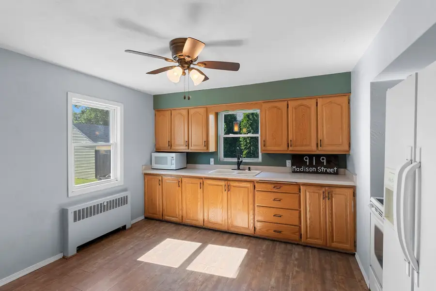 919 Madison Street, Little Chute, WI 54140 - #3