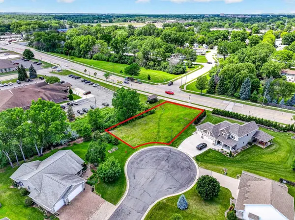 1438 Chesterfield Court, MENASHA, WI 54952