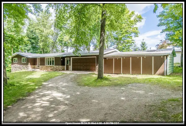 E8488 Stage Road, NEW LONDON, WI 54961-8251