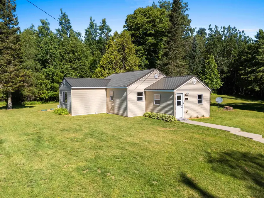W6850 State Hwy 64, Pound, WI 54161 - #2