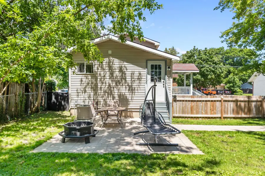 23 W Nevada Avenue, Oshkosh, WI 54901-2953 - #3