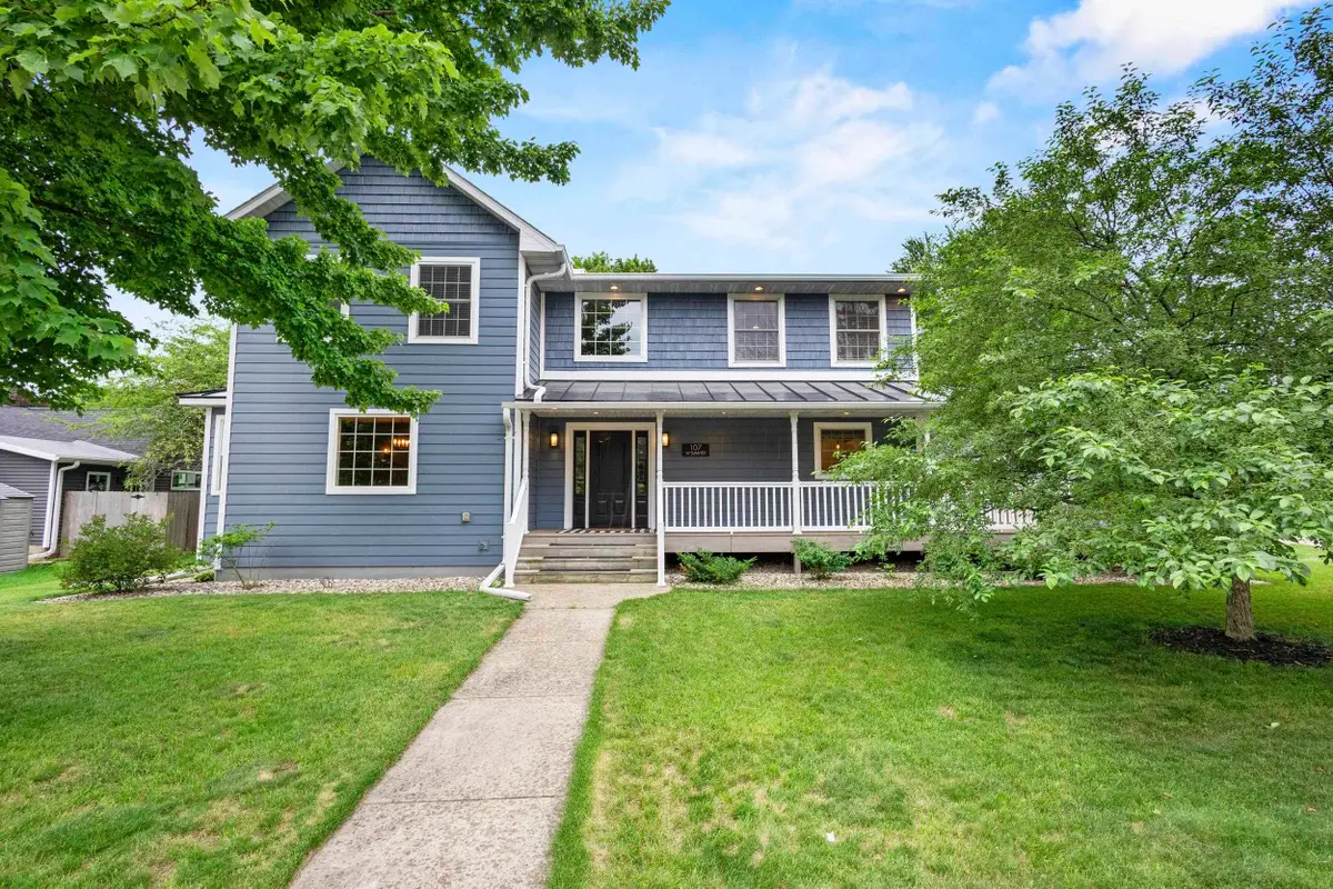 107 W Sumner Street, Weyauwega, WI 54983 - #1