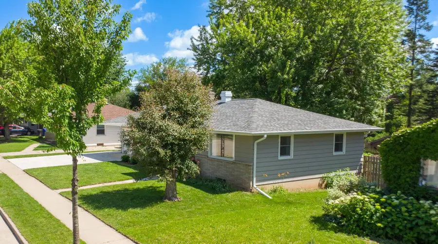 2514 N Owaissa Street, Appleton, WI 54911 - #2