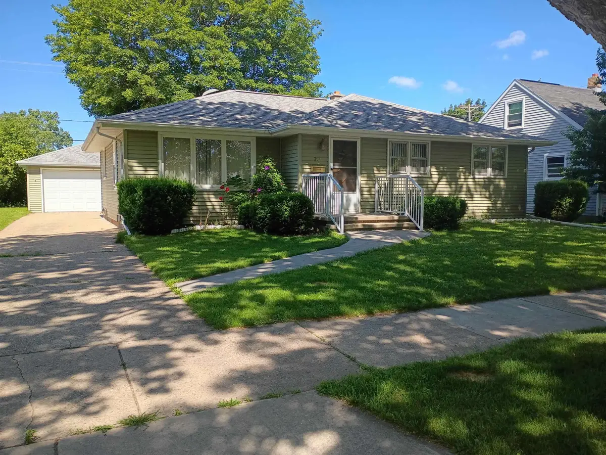 310 S Matthew Street, Kimberly, WI 54136 - #1