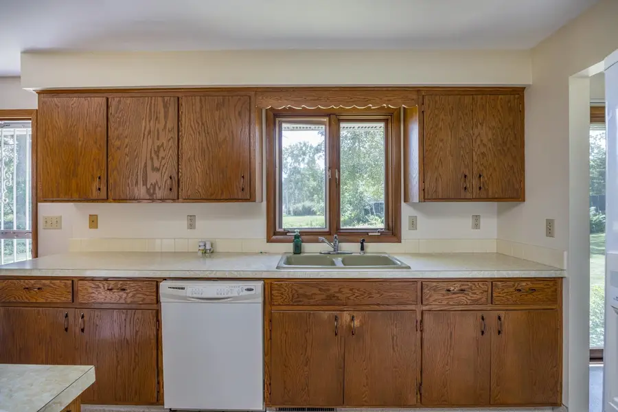 6054 N Rosewood Drive, Appleton, WI 54913 - #2