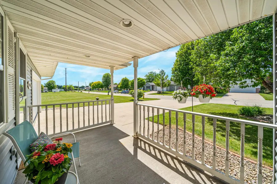 2209 High Meadows Lane, Neenah, WI 54956-0000 - #3