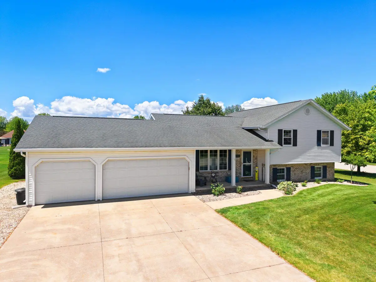 N9443 Handel Drive, Appleton, WI 54915 - #1