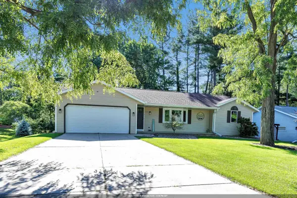 2035 S Point Road, GREEN BAY, WI 54313