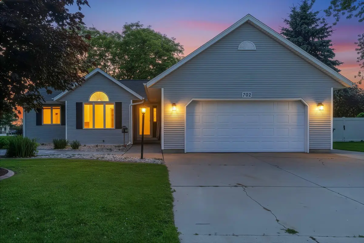 702 Carol Lane, Pulaski, WI 54162 - #1