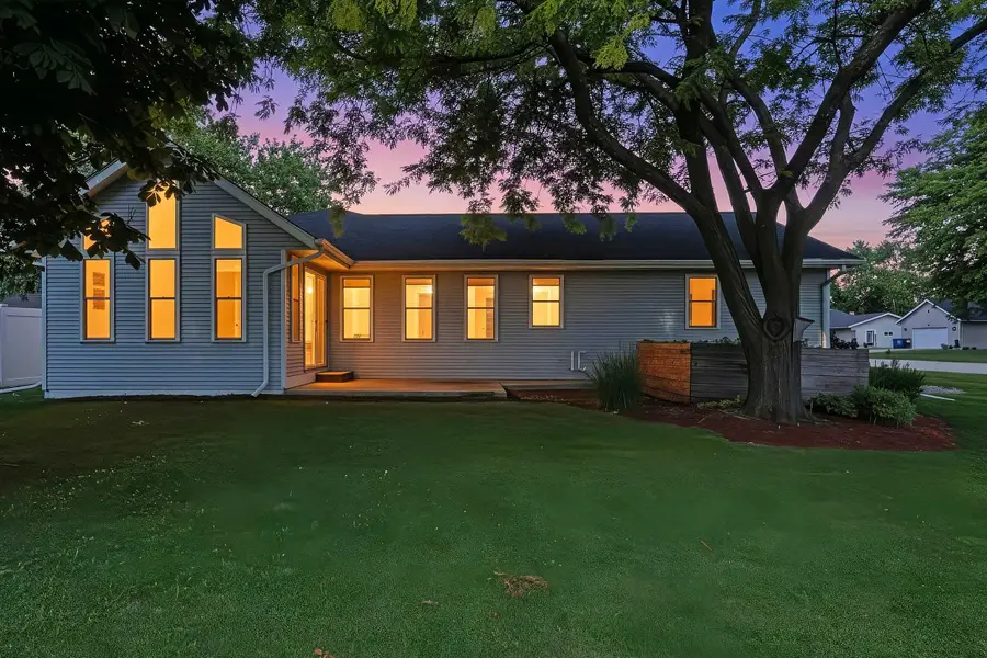 702 Carol Lane, Pulaski, WI 54162 - #2