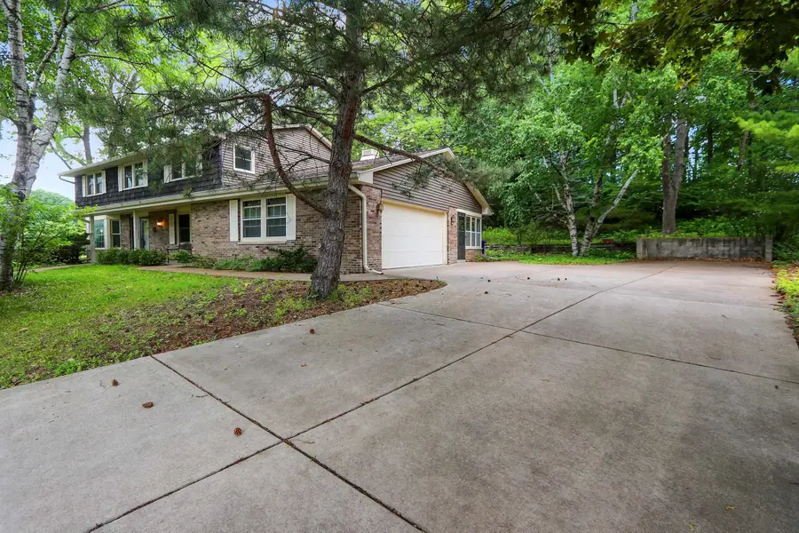 535 Avon Court, Green Bay, WI 54302-4201 - #3