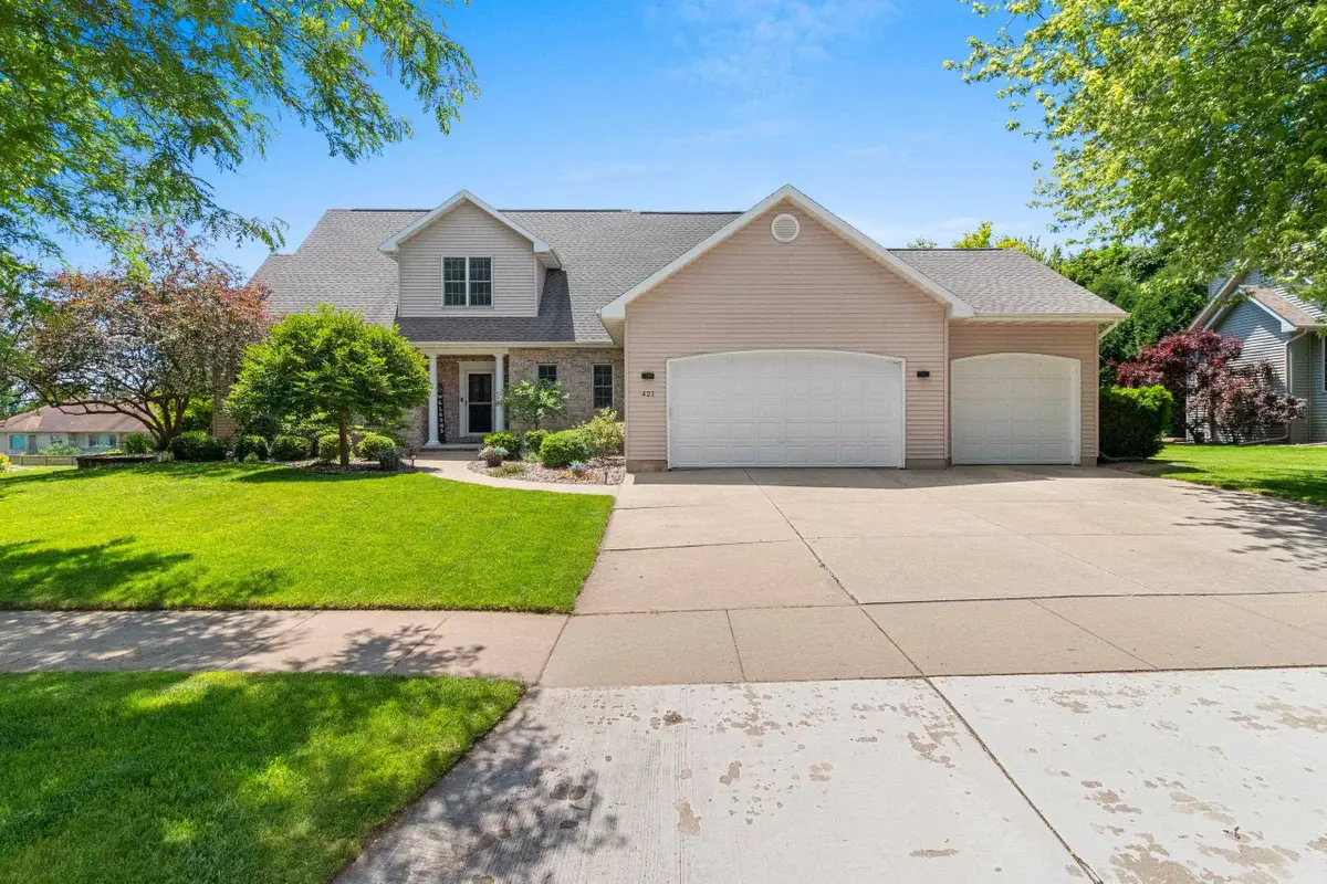 421 E Sheffield Lane, Appleton, WI 54913-7430 - #1