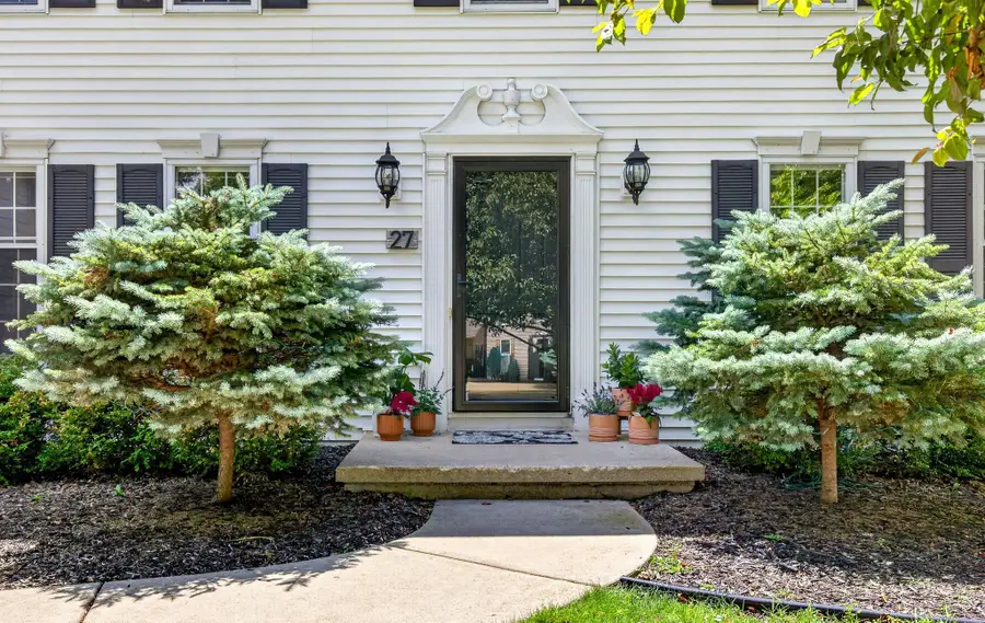 27 Lamplighter Court, Appleton, WI 54914 - #2