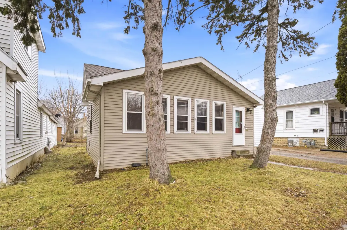 613 Shawano Avenue, Oshkosh, WI 54901 - #1