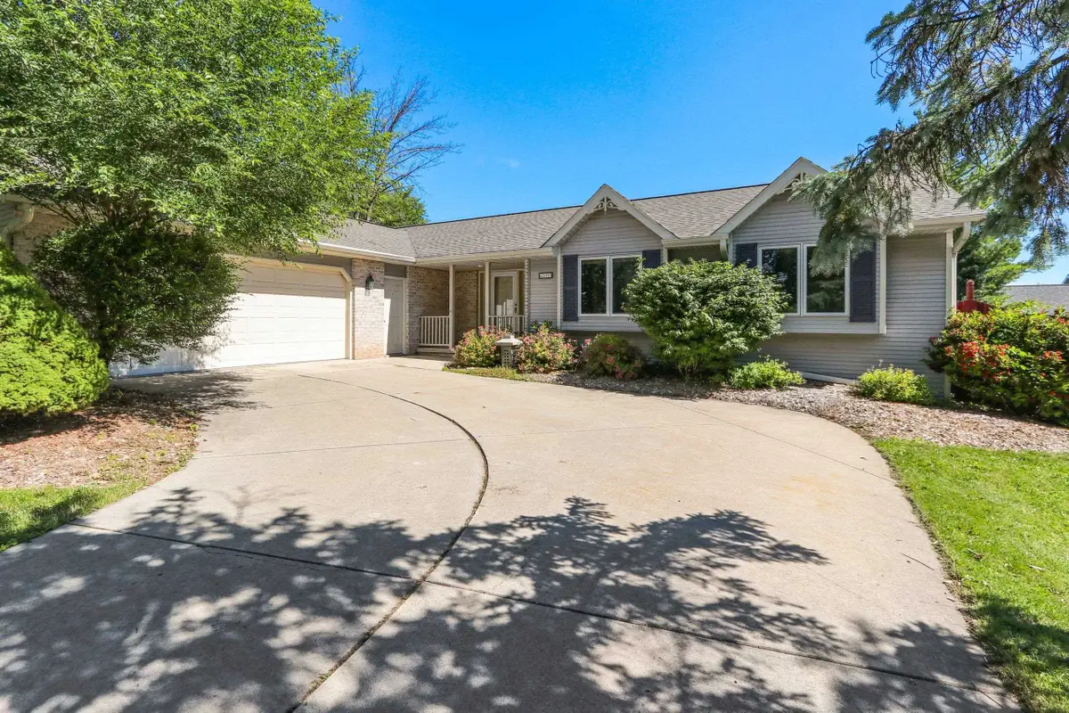 213 Broadview Drive, Green Bay, WI 54301-2807 - #1