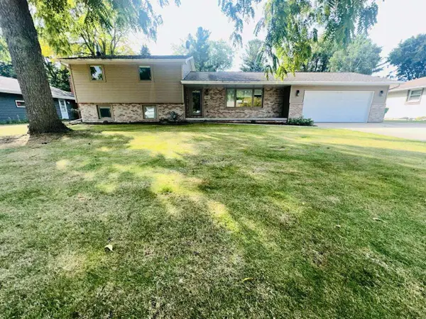 550 Harvest Road, GREEN BAY, WI 54302-4825