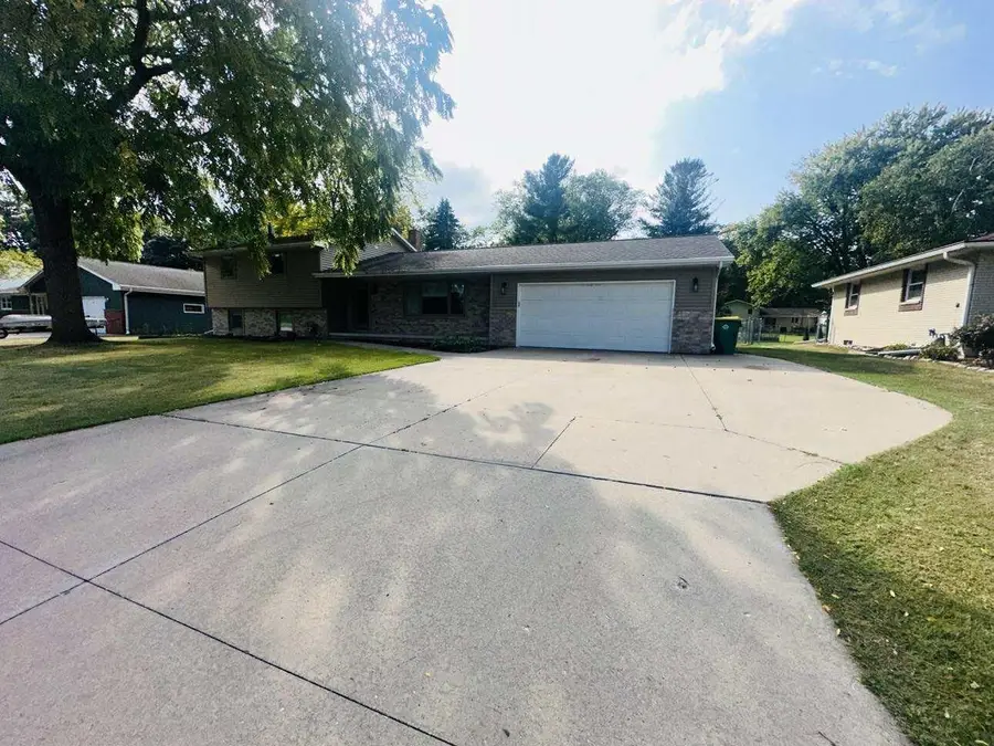 550 Harvest Road, Green Bay, WI 54302-4825 - #2