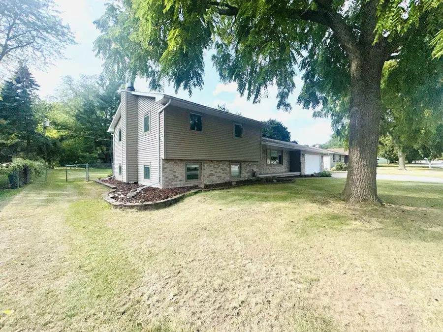550 Harvest Road, Green Bay, WI 54302-4825 - #3