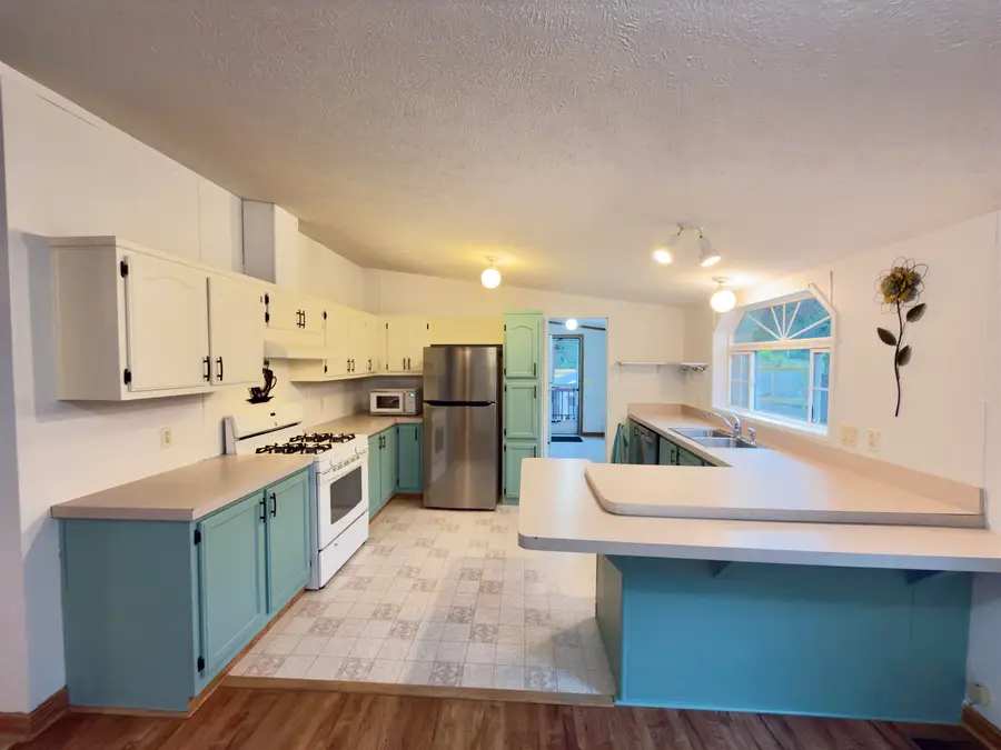 12710 County Road Vv, Gillett, WI 54124 - #3