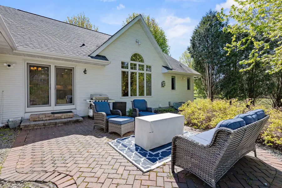 8045 Saquaro Court, Neenah, WI 54956 - #2