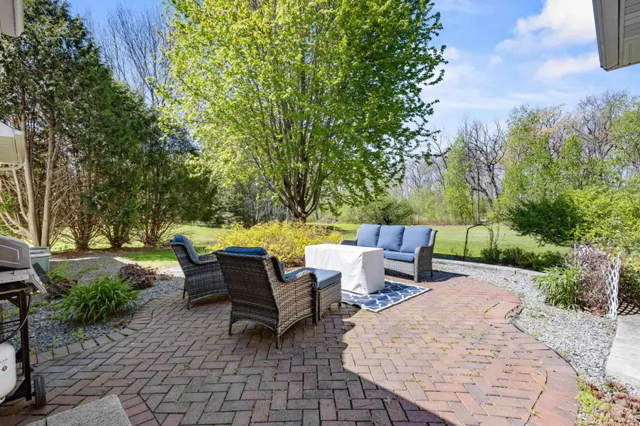 8045 Saquaro Court, Neenah, WI 54956 - #3