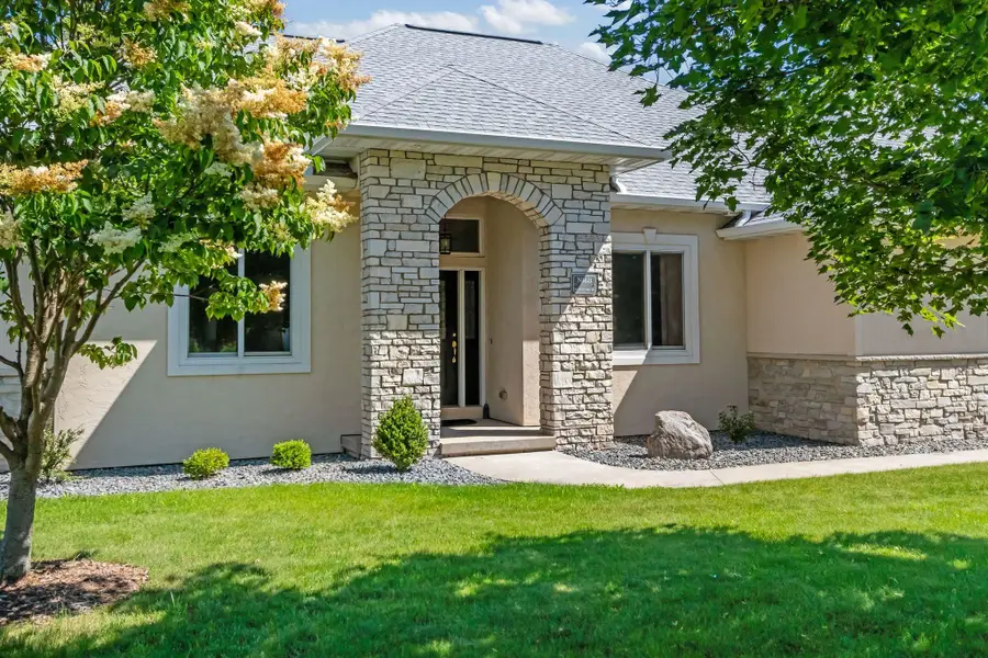 N1421 Meadow Park Drive, Greenville, WI 54942-8756 - #2