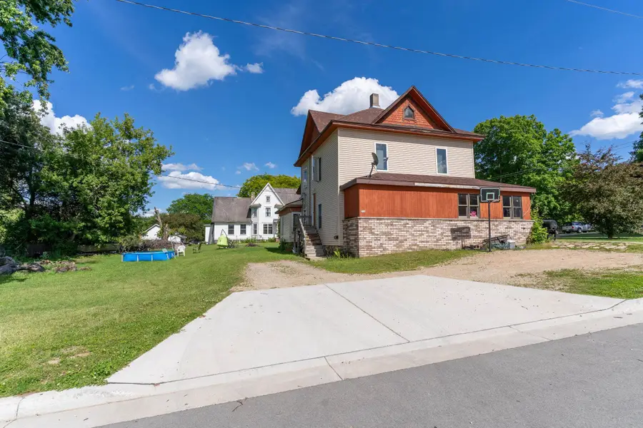 304 E 4th Street, Manawa, WI 54949 - #3