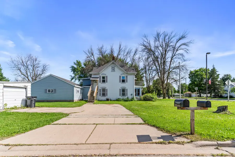 406 N Bridge Street, Manawa, WI 54949 - #3