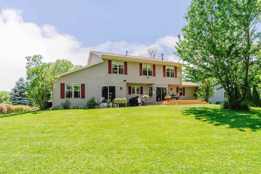 2355 Hickory Court, Oshkosh, WI 54901-3200 - #2