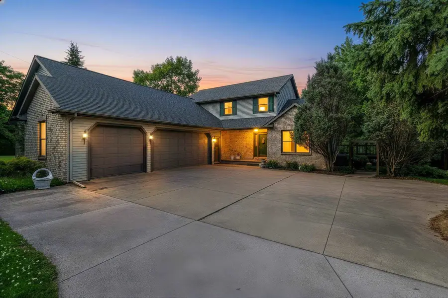 W2342 Valleywood Lane, Appleton, WI 54915 - #3