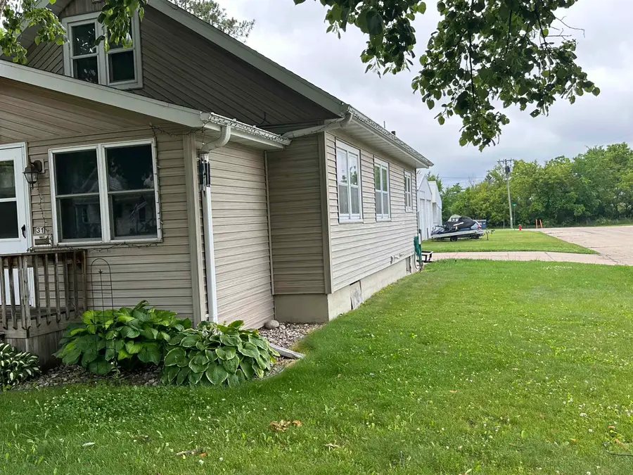 31 E 2nd Street, Clintonville, WI 54929-1705 - #2