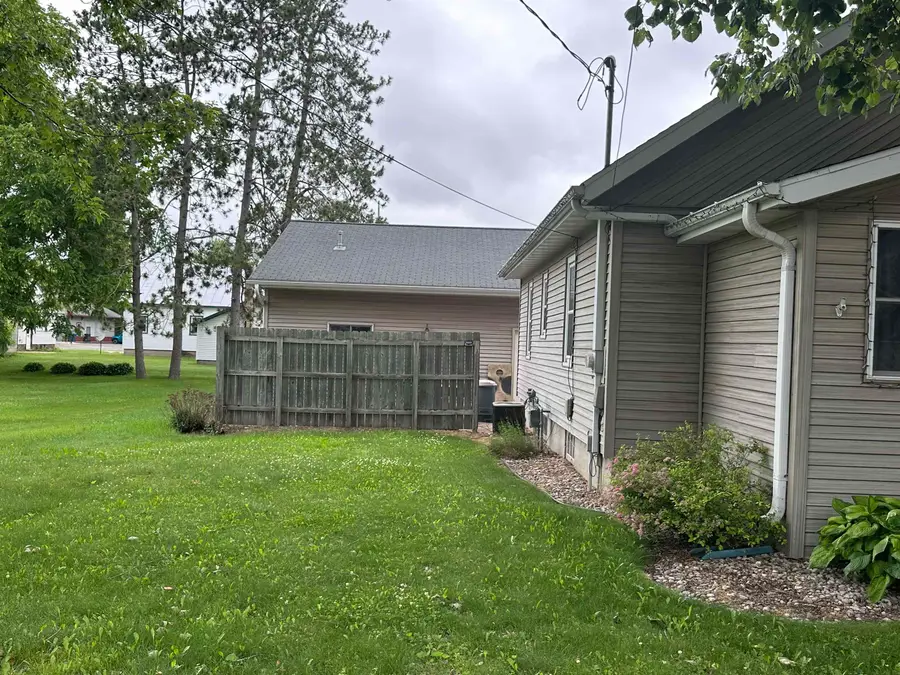 31 E 2nd Street, Clintonville, WI 54929-1705 - #3