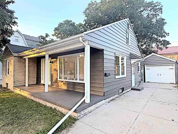 34 N Madison Street, CHILTON, WI 53014