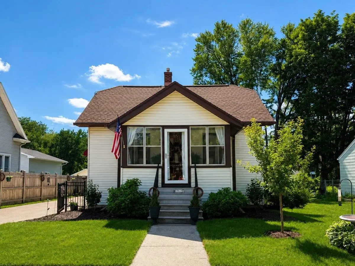 1917 Vinland Street, Oshkosh, WI 54901-2246 - #1