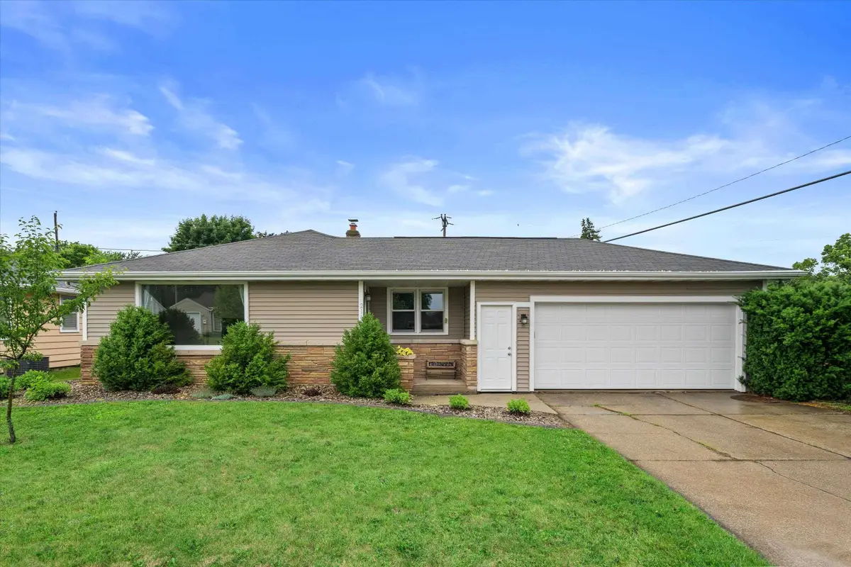 216 S Helen Street, Kimberly, WI 54136 - #1