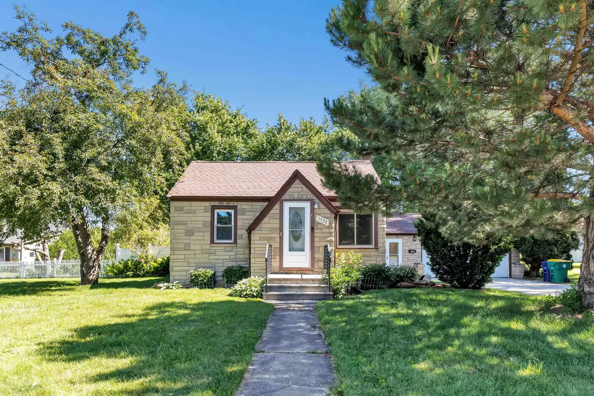 1528 7th Street, Green Bay, WI 54304-2243 - #1