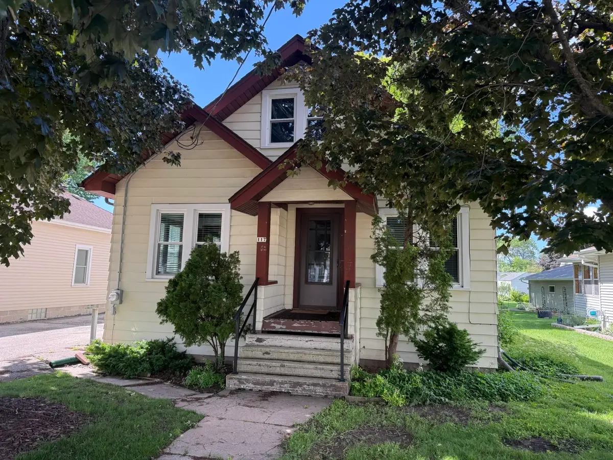 117 23rd Avenue, Oshkosh, WI 54902 - #1