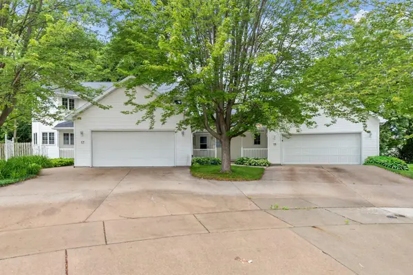 17 Pamela Court, APPLETON, WI 54915