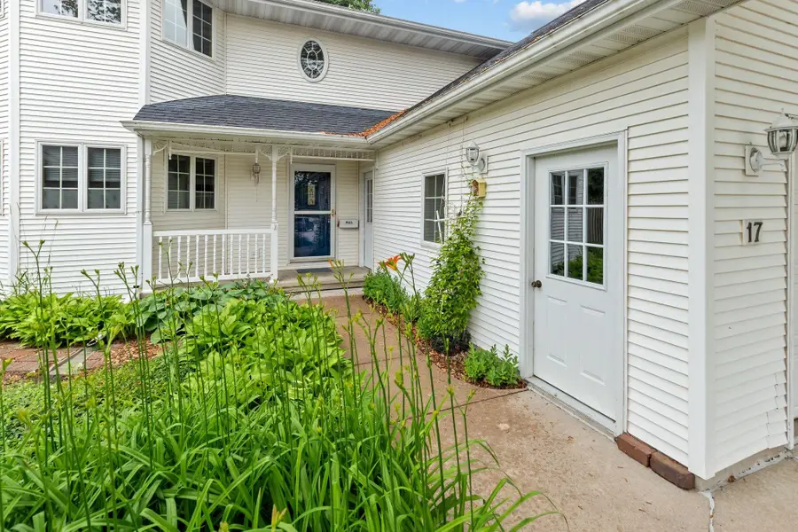 17 Pamela Court, Appleton, WI 54915 - #3