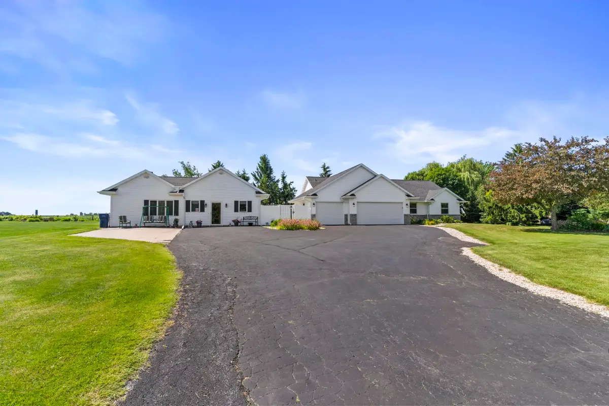 N3151 State Road 76, Hortonville, WI 54944 - #1
