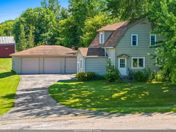 6104 Bader Road, LUXEMBURG, WI 54217