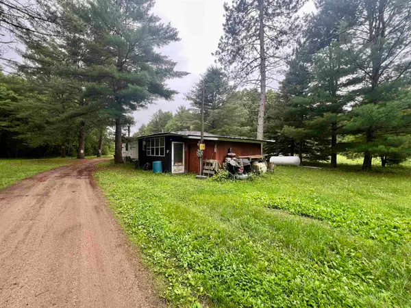 W8801 Moonshine Hill Road, CRIVITZ, WI 54114