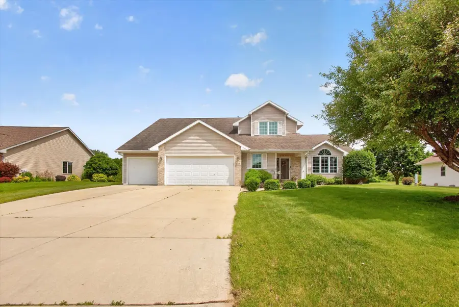 465 Winding Waters Way, De Pere, WI 54115-8394 - #2