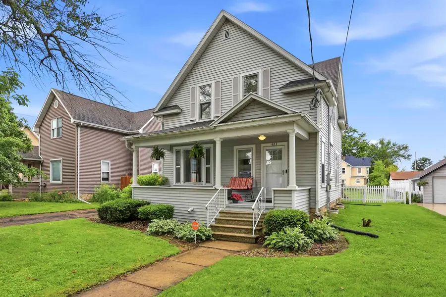 424 3rd Street, Neenah, WI 54956-2733 - #2