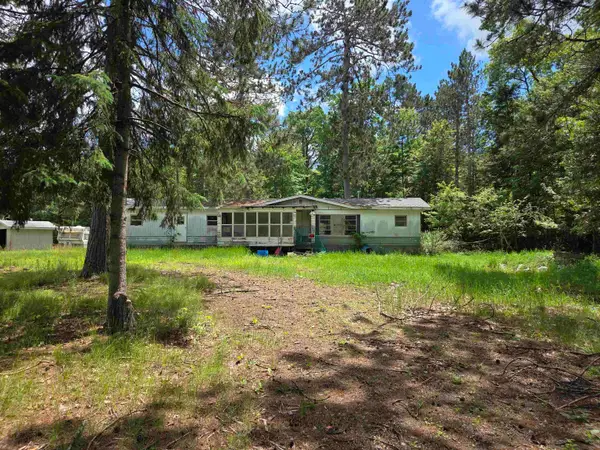W12565 Island Lake Lane, CRIVITZ, WI 54114
