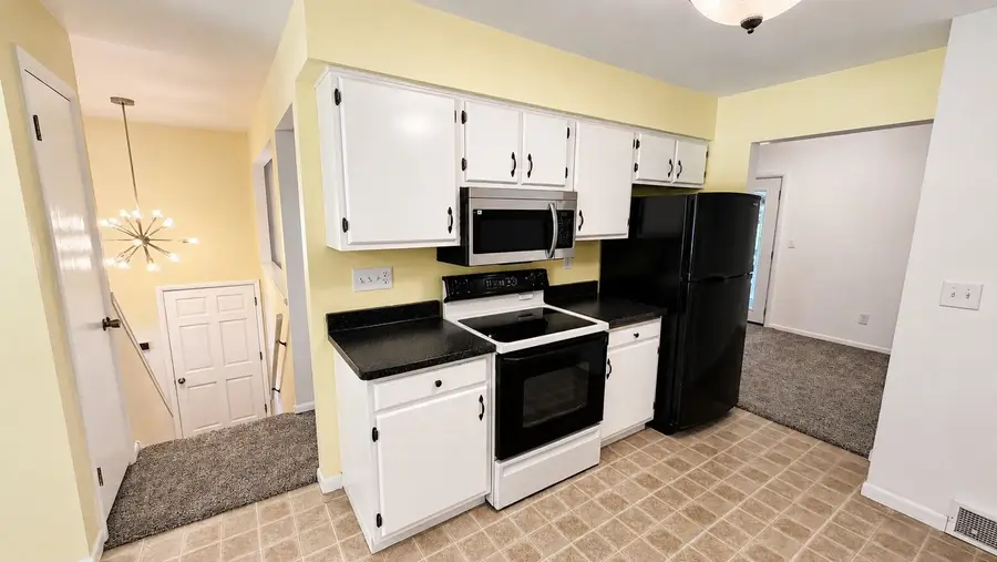 828 W 19th Avenue, Oshkosh, WI 54902-6721 - #3
