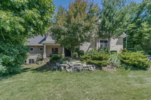 1387 Radcliff Road, NEENAH, WI 54956
