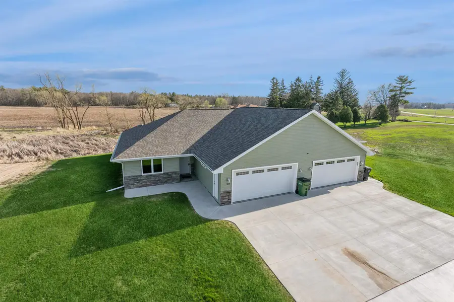 559 Summer Drive, Brillion, WI 54110 - #2